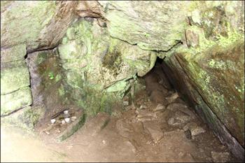 Maču Pikču, pećina na najistočnijem delu Donjeg grada